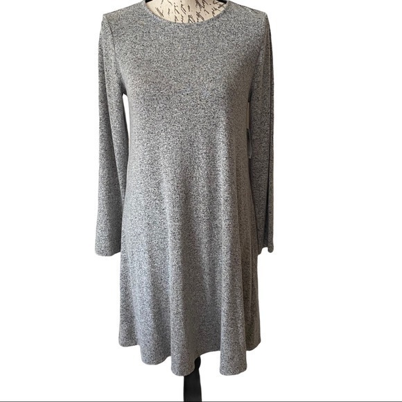 Old Navy Dresses & Skirts - NWT  OLD NAVY SOFT FLOWY DRESS SIZE S